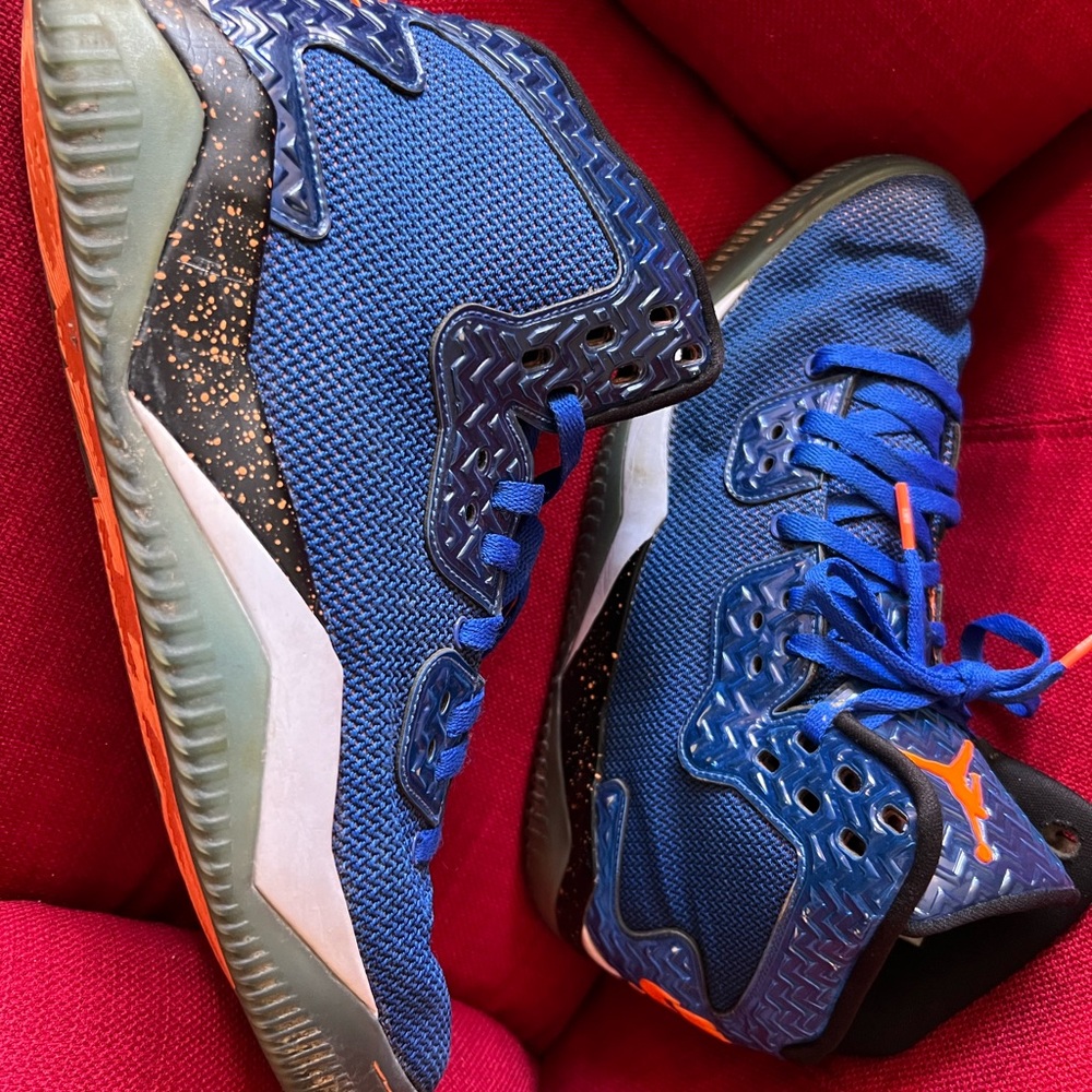 Nike Shoes - Picture 7 of 12